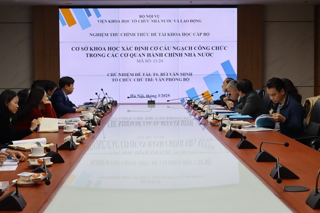 Nghiệm thu đề tài “Cơ sở khoa học xác định cơ cấu ngạch công chức trong các cơ quan hành chính nhà nước”