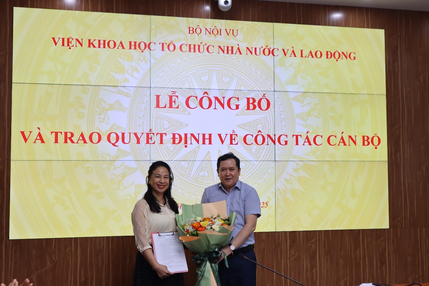 Lễ công bố và trao quyết định về công tác cán bộ