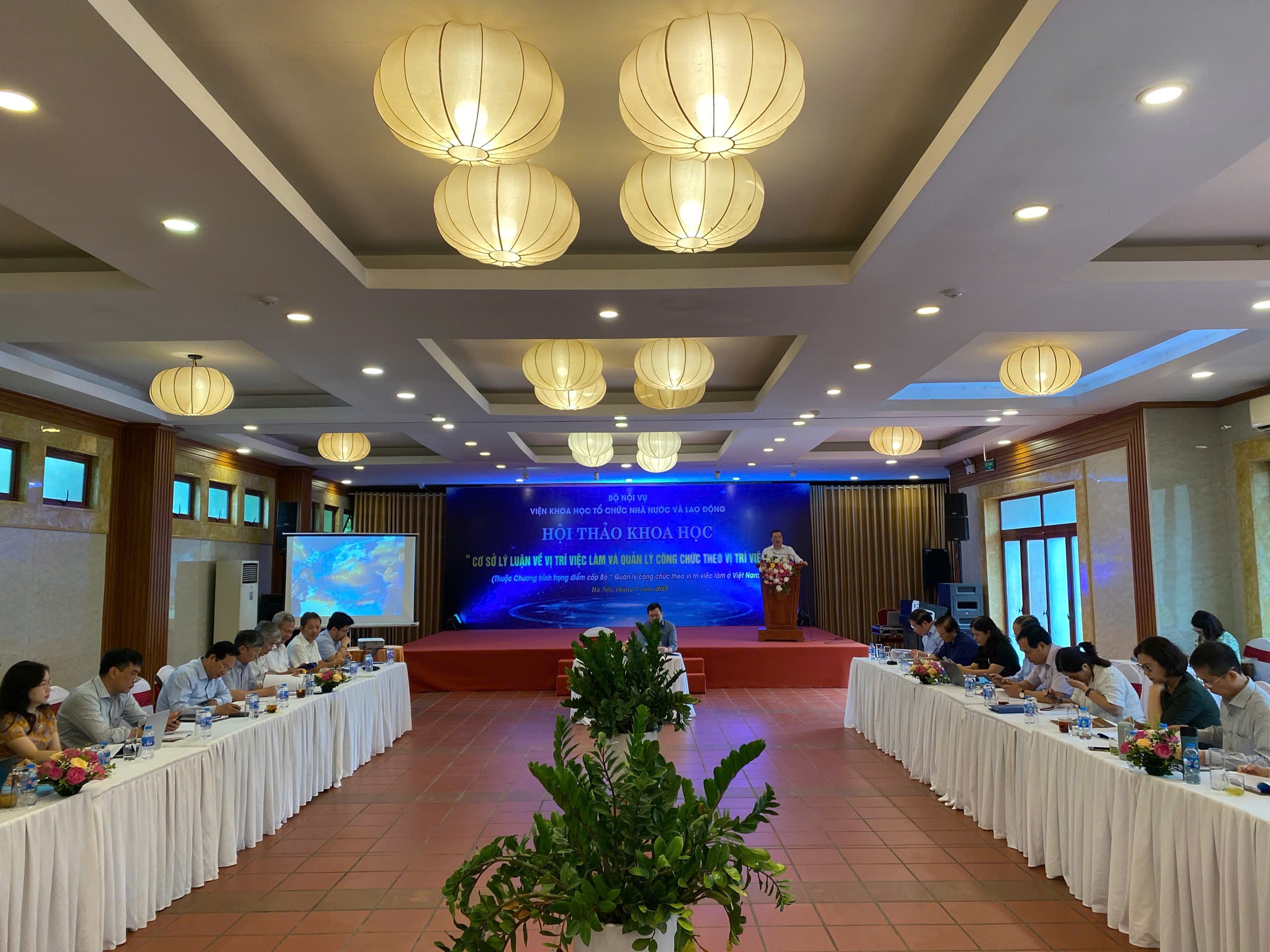 HỘI THẢO KHOA HỌC “CƠ SỞ LÝ LUẬN VỀ VỊ TRÍ VIỆC LÀM VÀ QUẢN LÝ CÔNG CHỨC THEO VỊ TRÍ VIỆC LÀM”