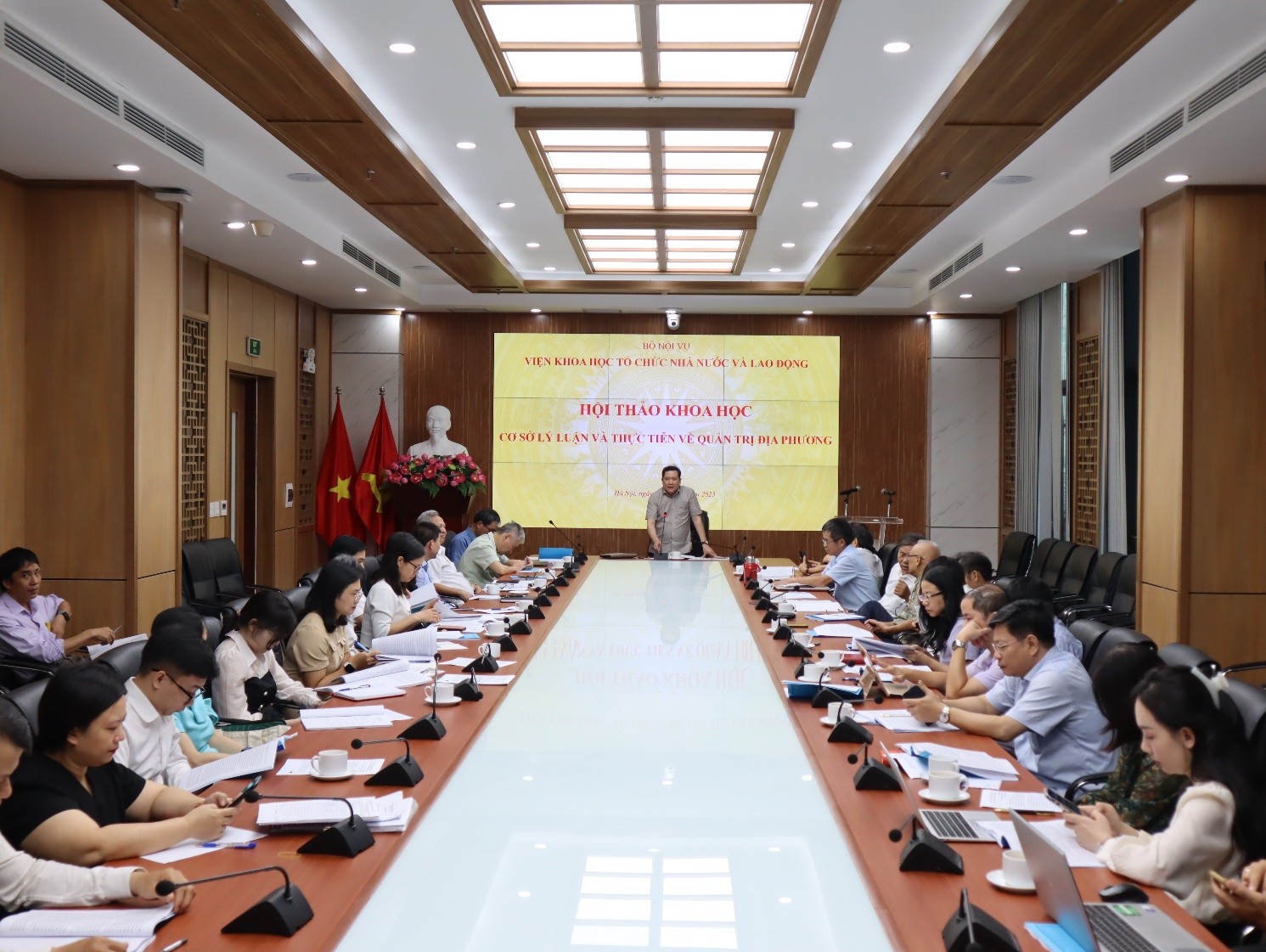 Hội thảo khoa học “Cơ sở lý luận và thực tiễn về quản trị địa phương”
